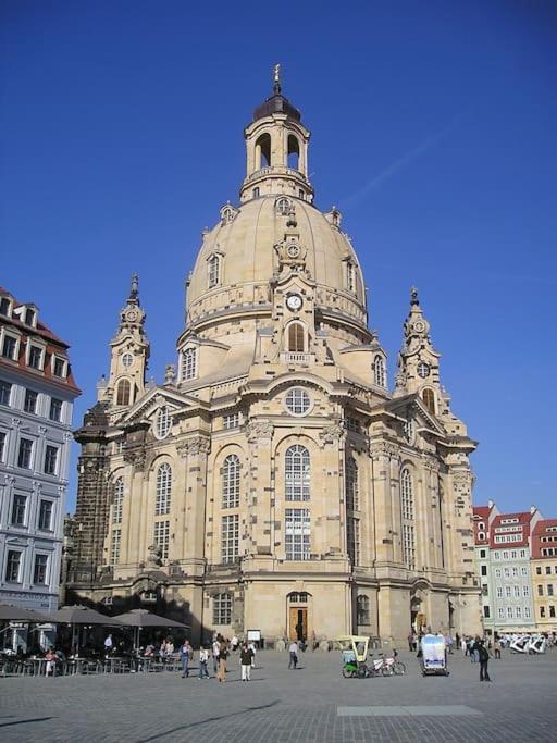 Luxus Im Zentrum Fuer 6 Personen Mit 3 Zimmern, Balkon, Parkplatz, Wlan Dresden