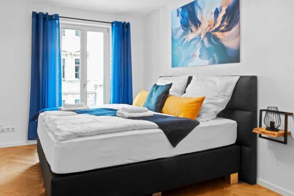 Luxus Im Zentrum Fuer 6 Personen Mit 3 Zimmern, Balkon, Parkplatz, Wlan * Dresden
