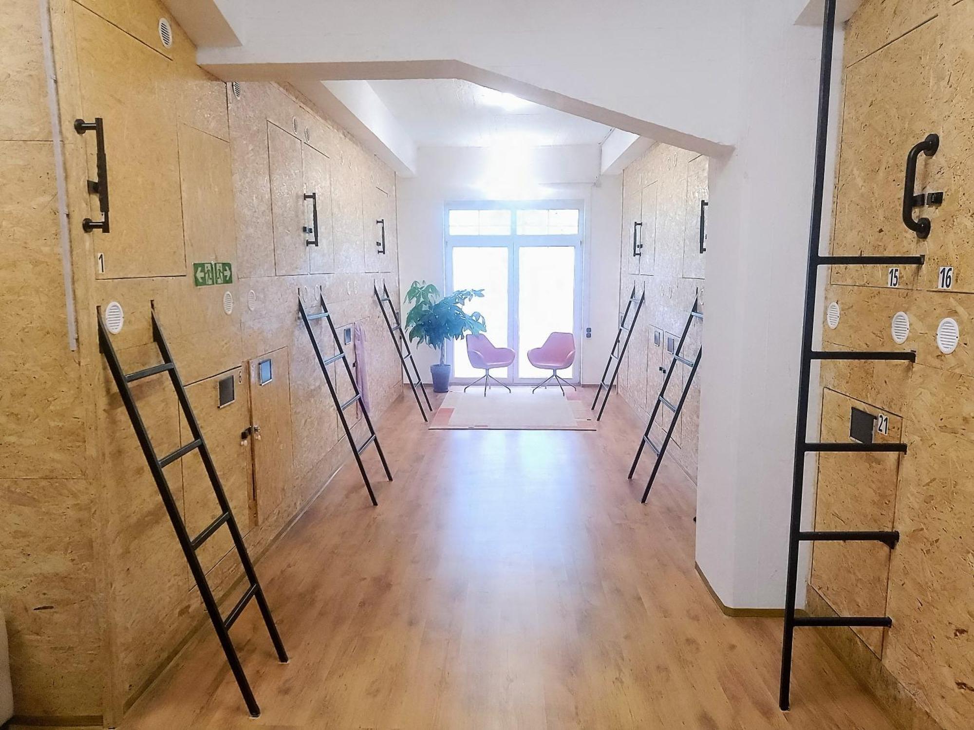 Budget Apt Trainstation Hotel *