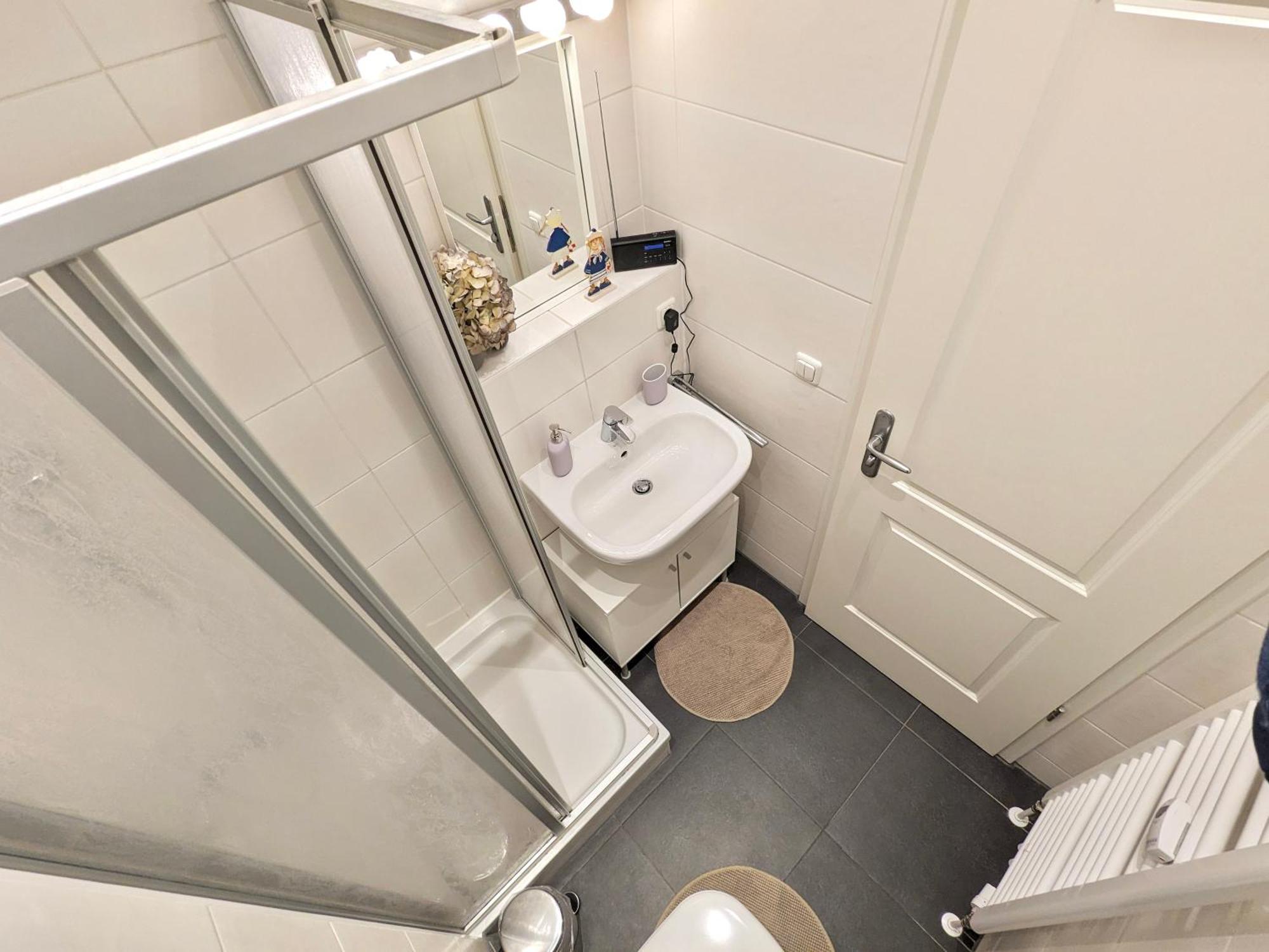 Helles Geraeumiges Appartement - 10 Min Zur Neustadt - Kostenloses Parken - Dresden365 *
