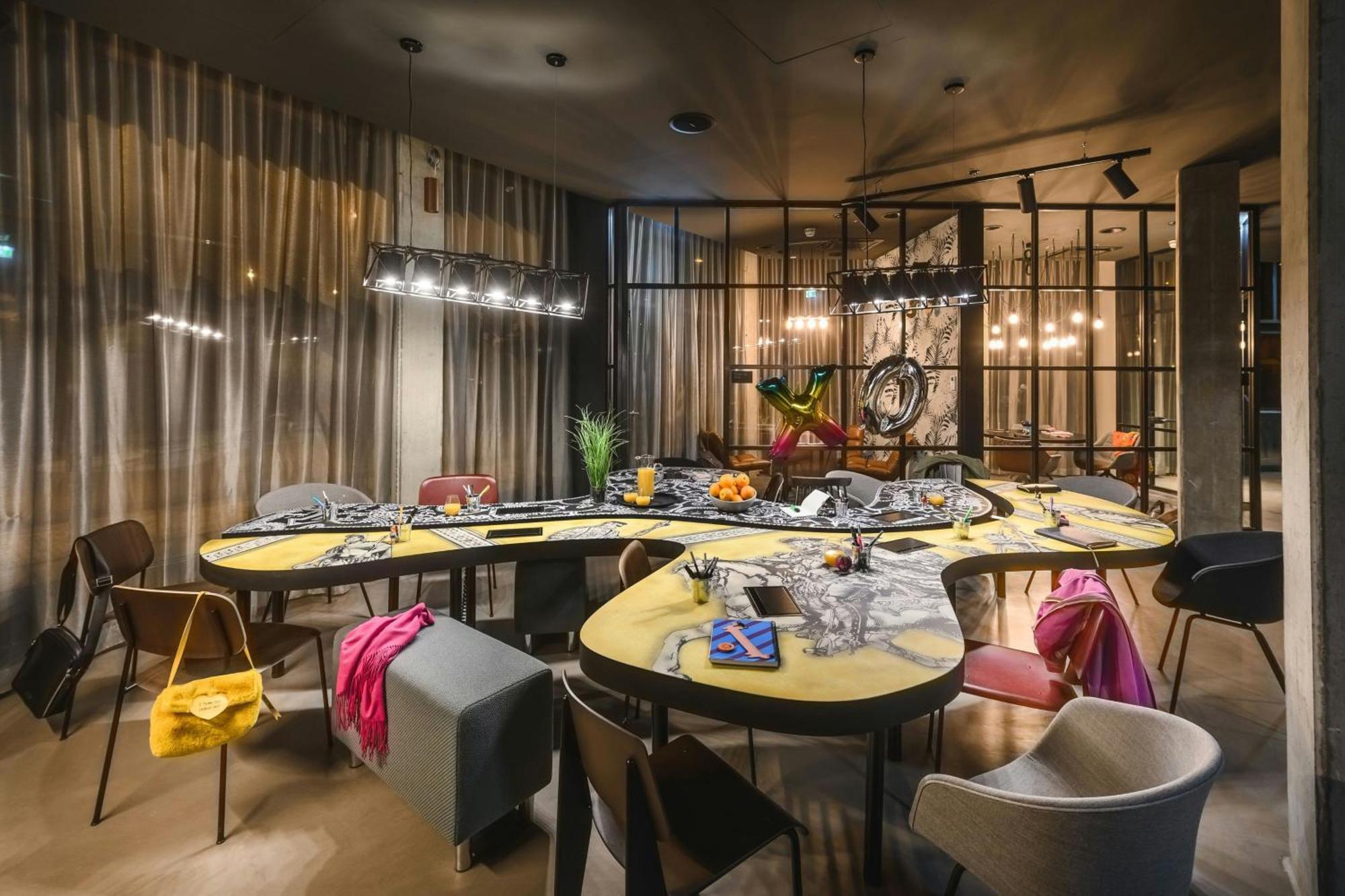 Hotel Moxy Neustadt 3*