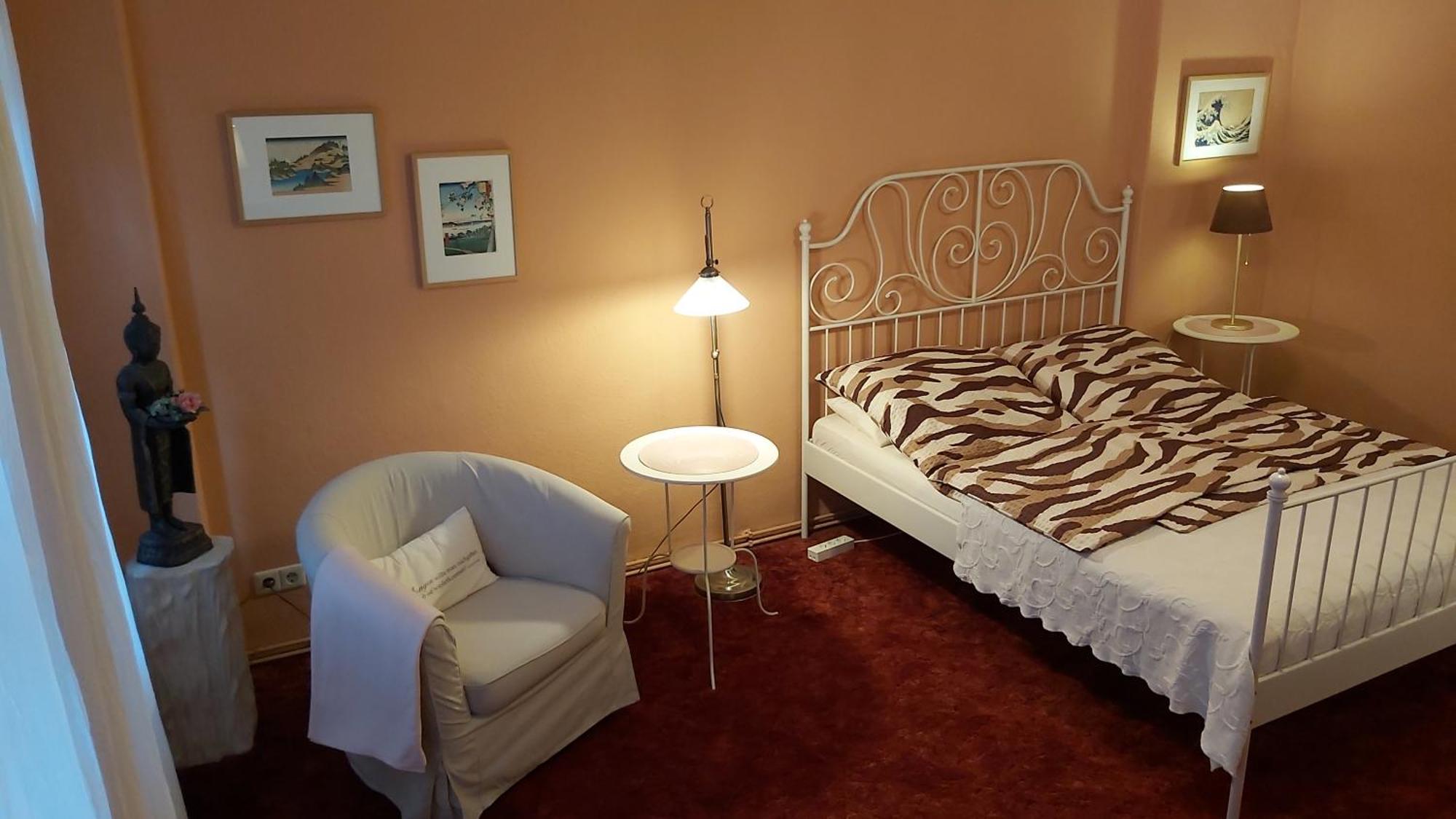 City-ferienwohnungen-dresden - Zentral Gelegen Im Haus Louisenstrasse 11 - Dresden-neustadt *