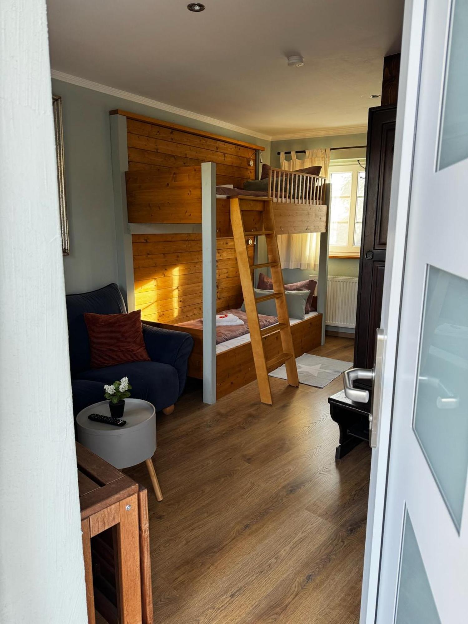 Apartment Adele - Ruhig, Direkt Am Elberadweg & Badesee Mit Balkon *