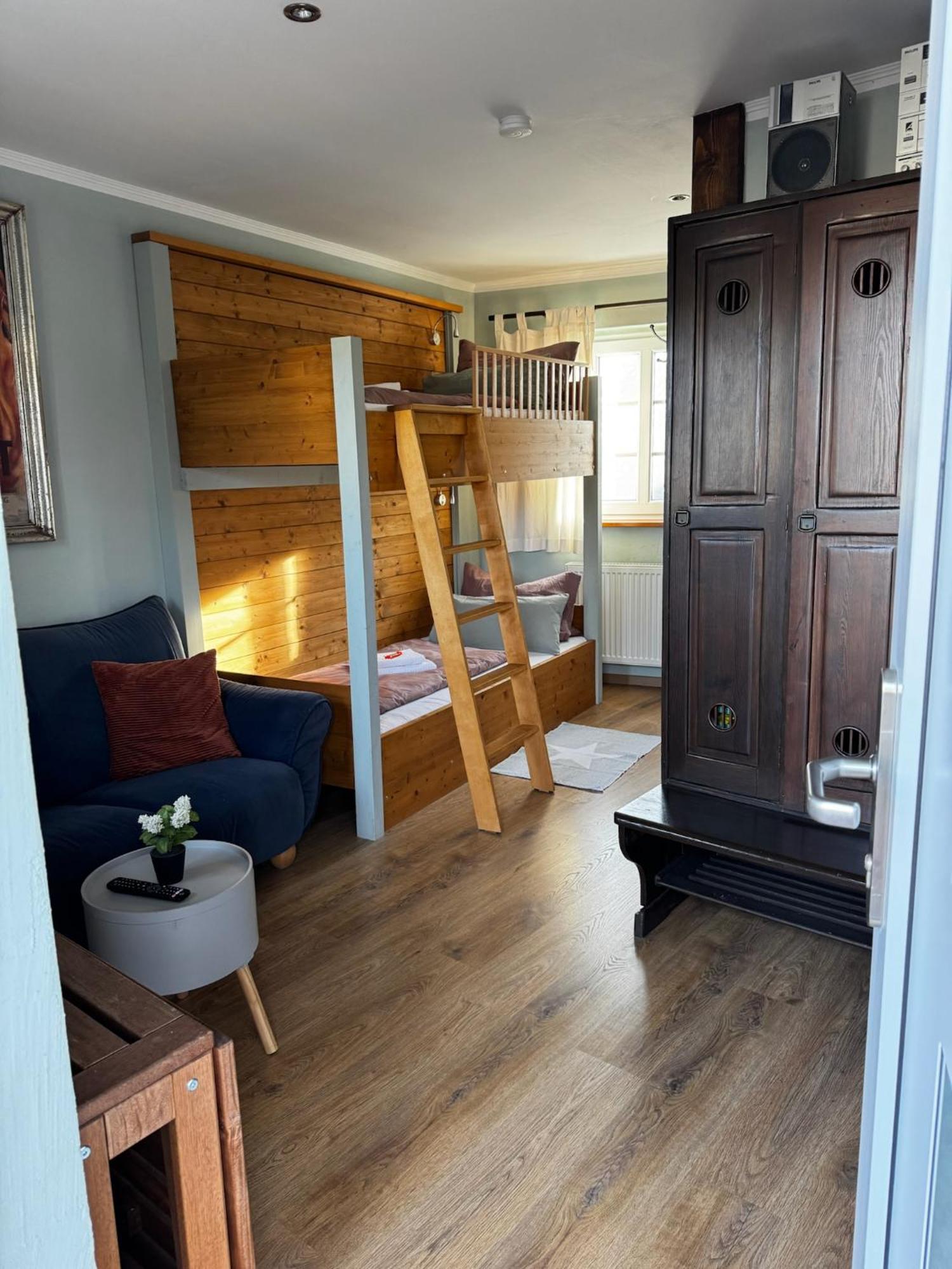 Apartment Adele - Ruhig, Direkt Am Elberadweg & Badesee Mit Balkon Dresden