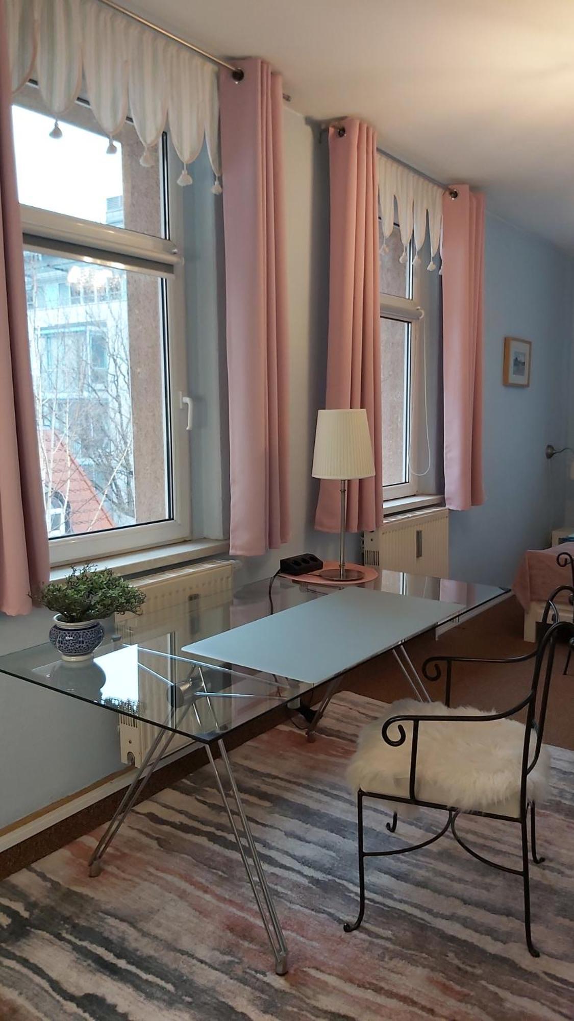 City-ferienwohnungen-dresden - Zentral Gelegen Im Haus Louisenstrasse 11 - Dresden-neustadt *
