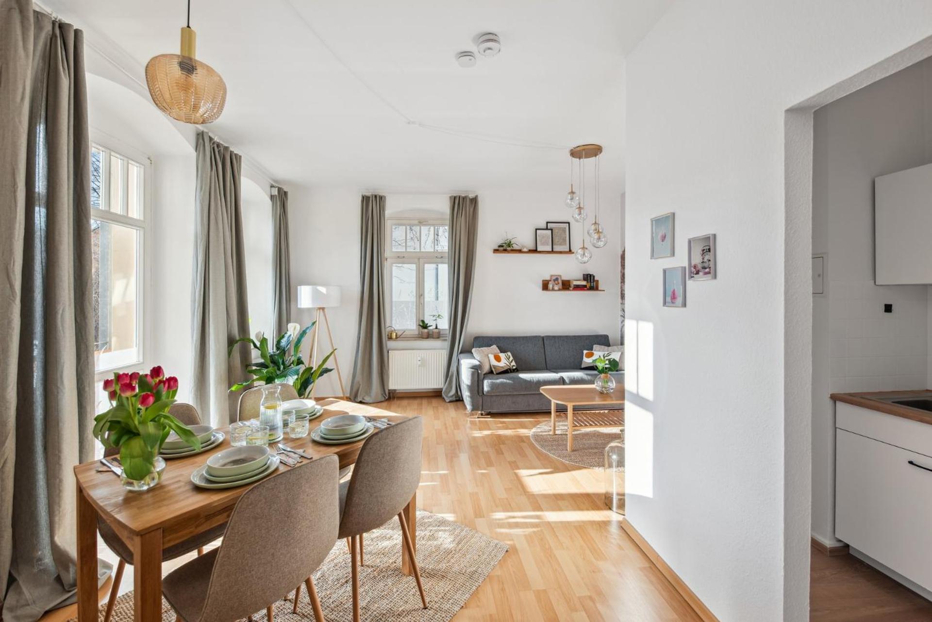 Sonniges Privatparkplatz Suedterrasse Dresden