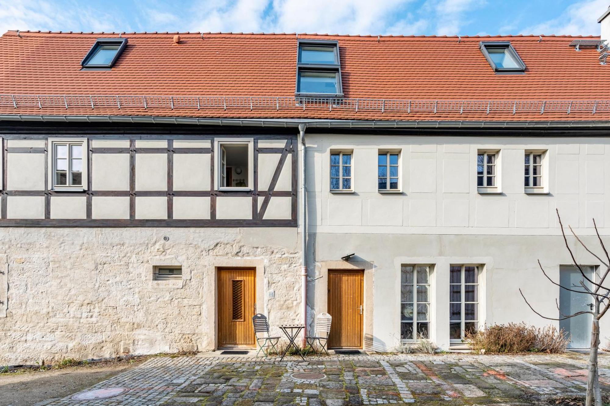 In Dresden-wachwitz Appartement *