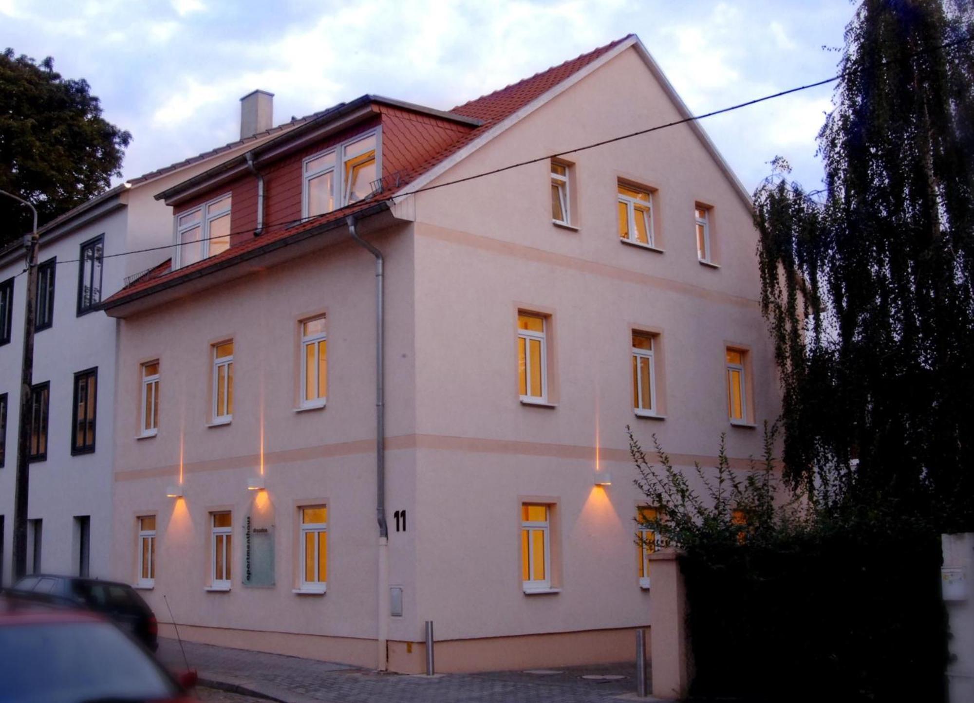 Moderne Nahe Der Dresdener Neustadt Apartment