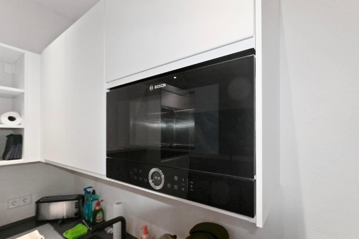 Exclusive Bungalow! 4 Rooms, 8 People, 2x Parking Apartment