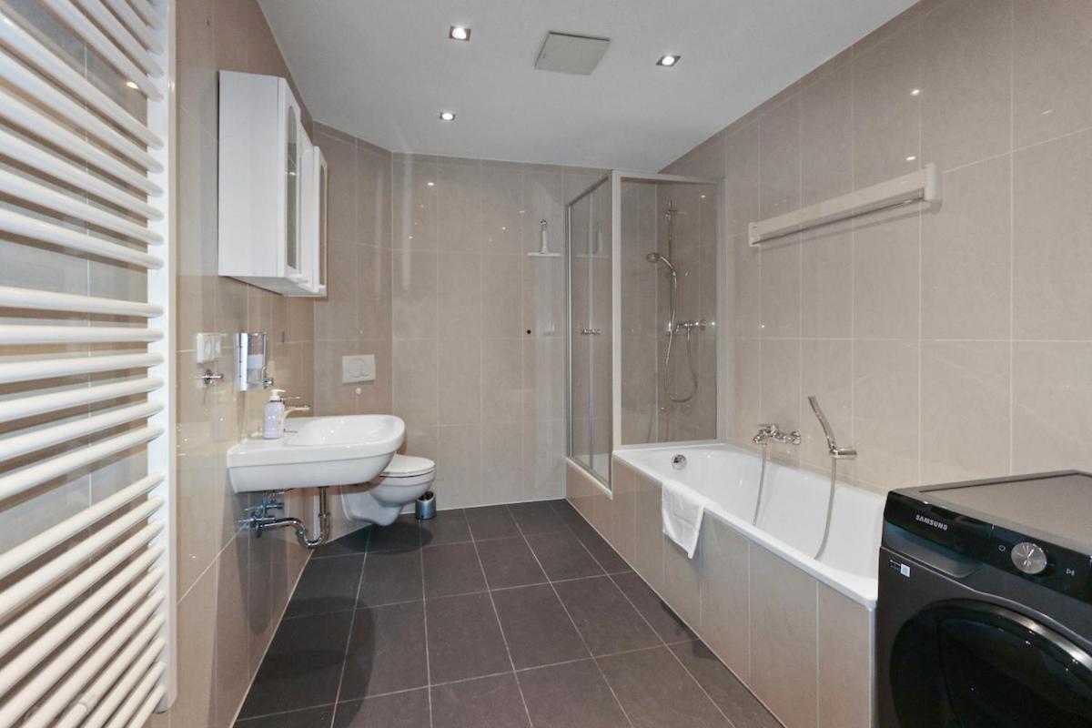 Exclusive Bungalow! 4 Rooms, 8 People, 2x Parking Apartment *