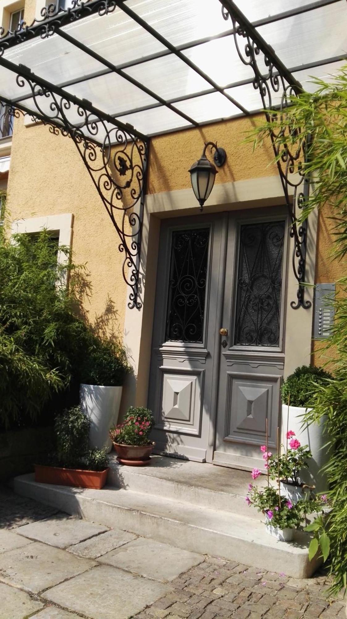 Mit 2 Baedern Und 2 Schlafzimmern Appartement
