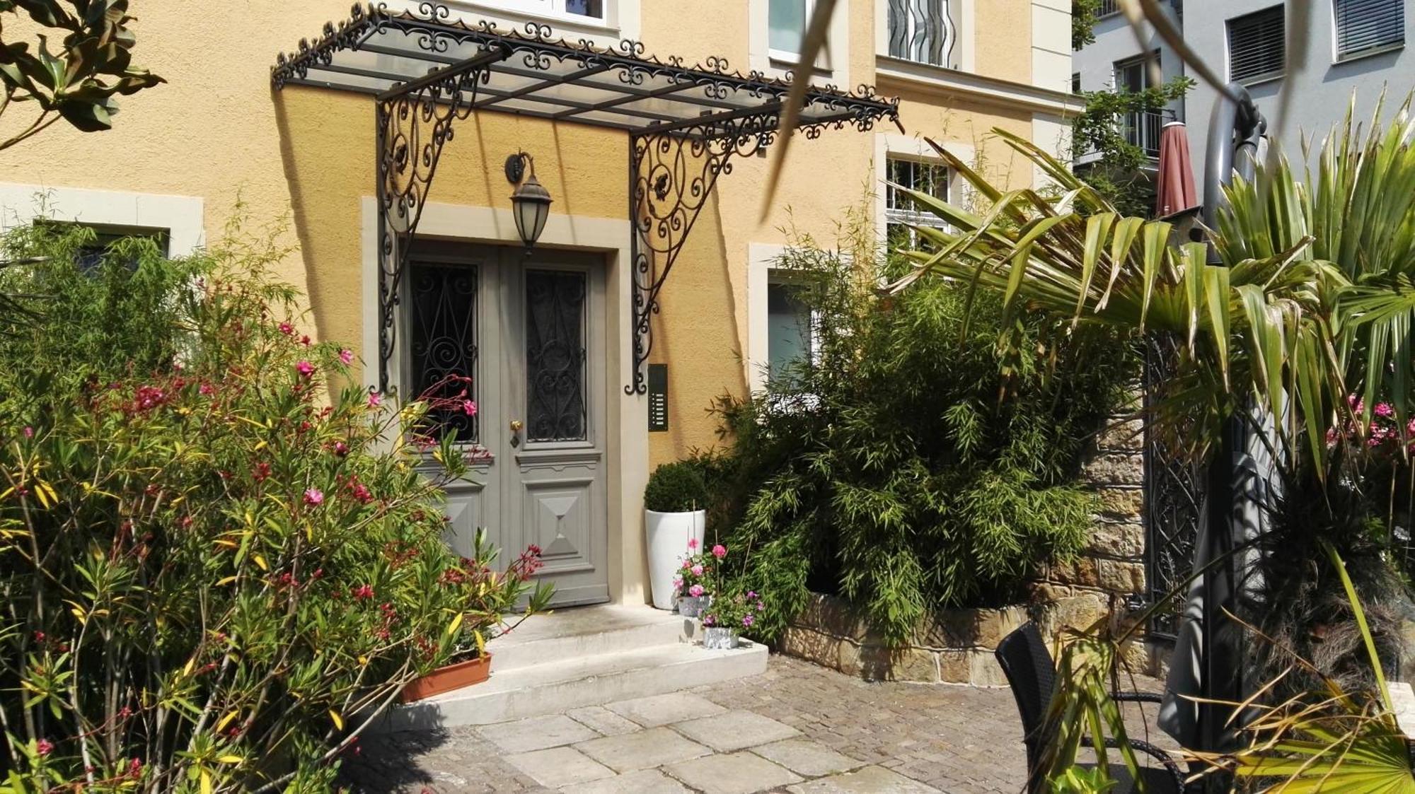 Mit 2 Baedern Und 2 Schlafzimmern Apartment
