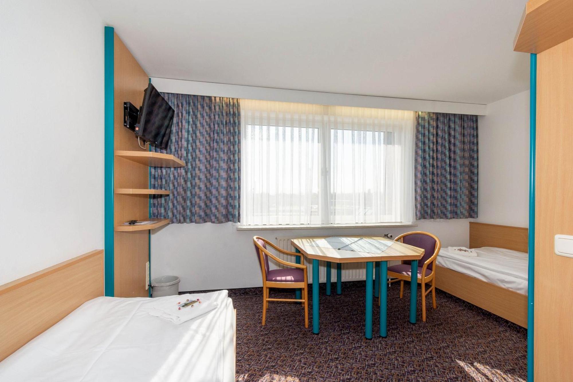 Gaestehaus Im Haus Des Kfz-gewerbes Hostel