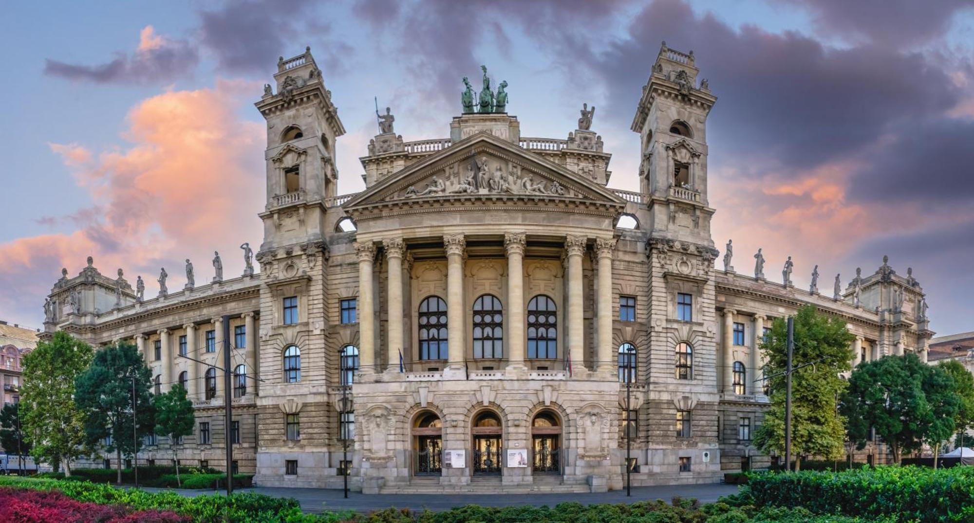 Goethe Palais Am Grossen Garten, Arbeitsplatz, Ruhig, Max 6p, Smart-tv, Eigener Parkplatz *