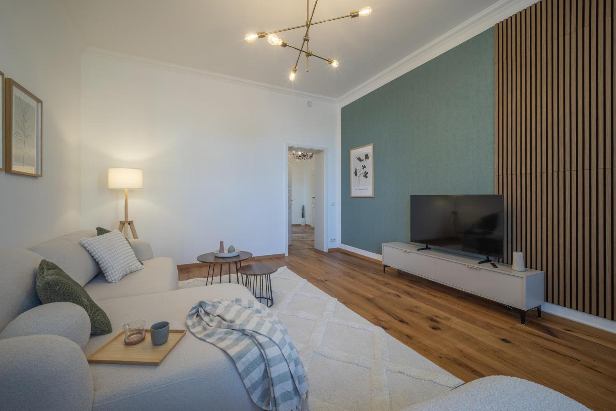 Goethe Palais Am Grossen Garten, Arbeitsplatz, Ruhig, Max 6p, Smart-tv, Eigener Parkplatz Apartment *