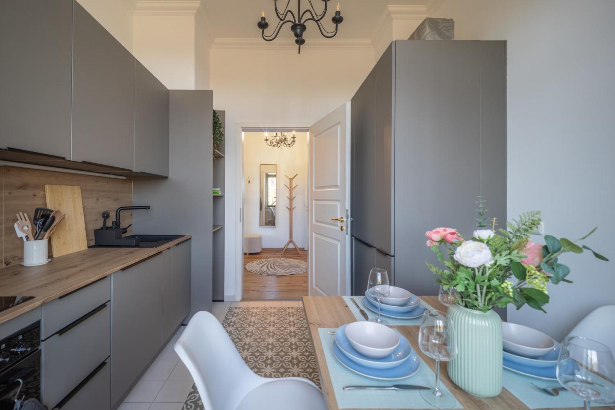 Goethe Palais Am Grossen Garten, Arbeitsplatz, Ruhig, Max 6p, Smart-tv, Eigener Parkplatz