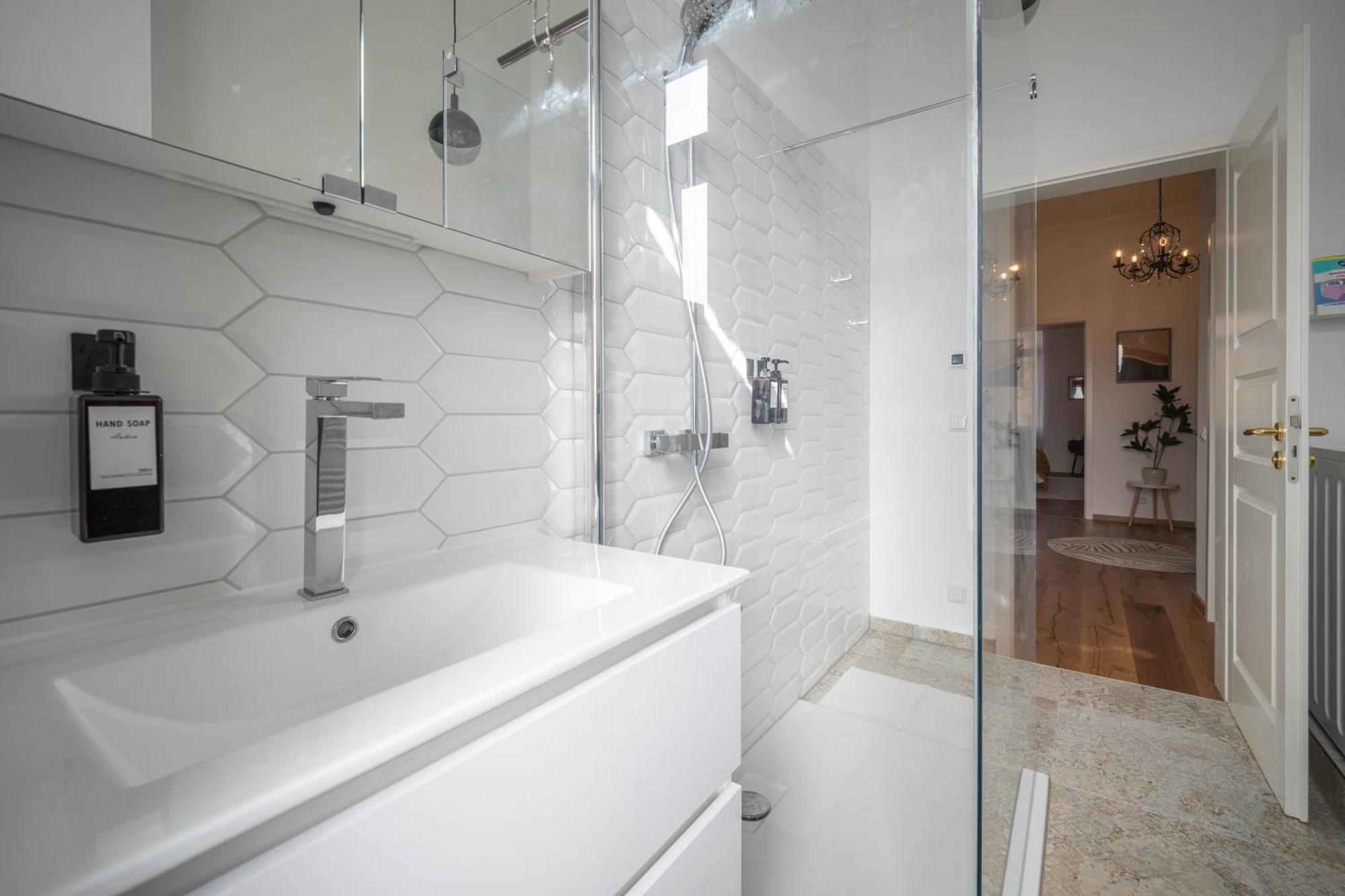 Goethe Palais Am Grossen Garten, Arbeitsplatz, Ruhig, Max 6p, Smart-tv, Eigener Parkplatz Apartment
