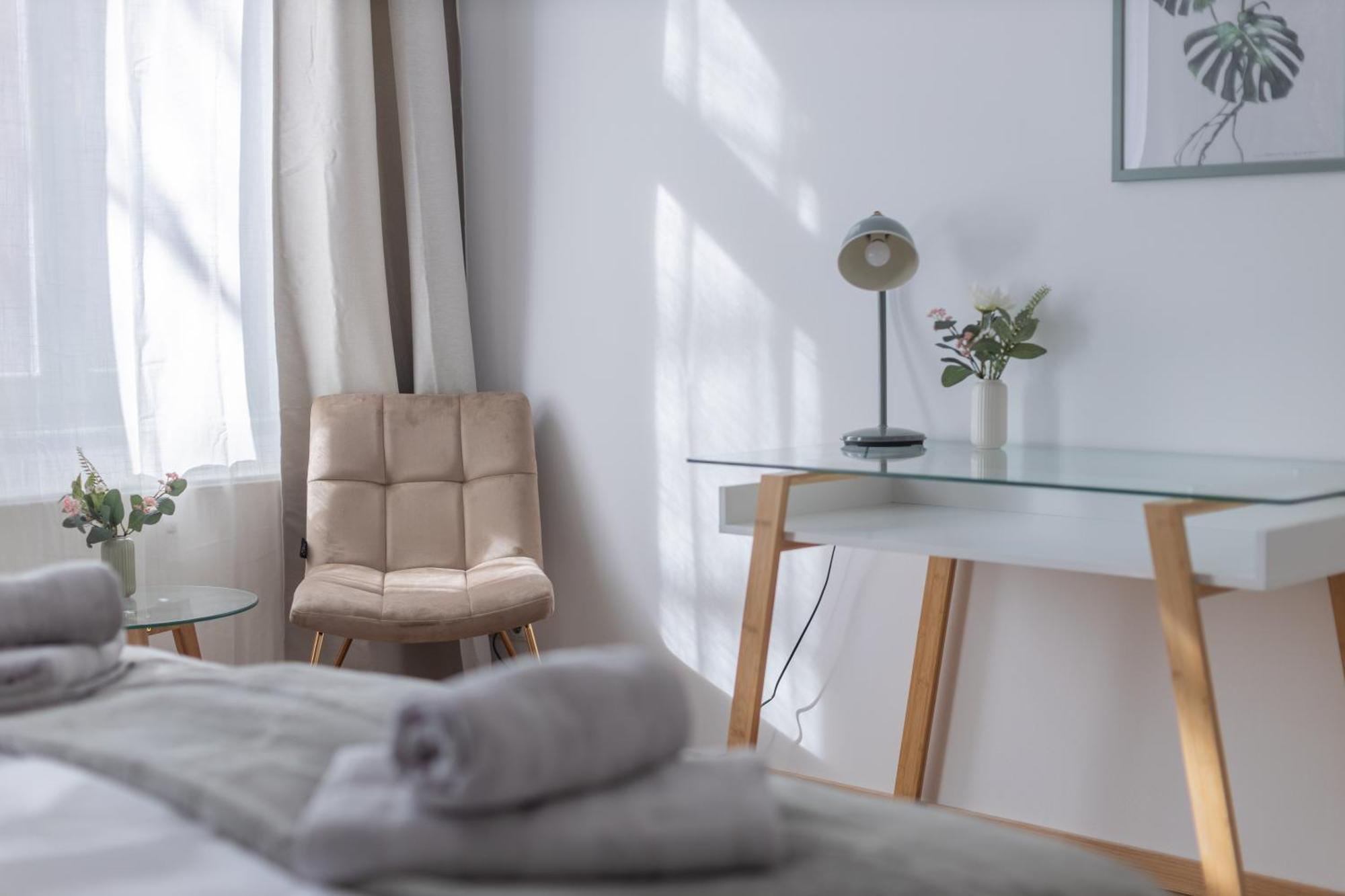 Goethe Palais Am Grossen Garten, Arbeitsplatz, Ruhig, Max 6p, Smart-tv, Eigener Parkplatz * Dresden