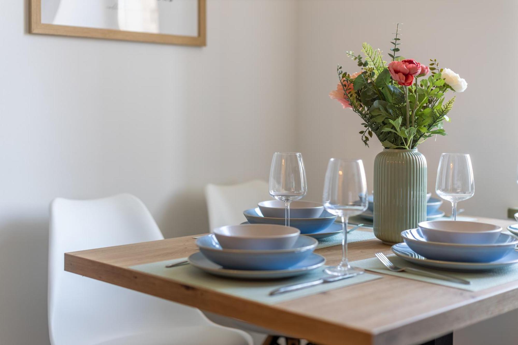 Goethe Palais Am Grossen Garten, Arbeitsplatz, Ruhig, Max 6p, Smart-tv, Eigener Parkplatz * Dresden