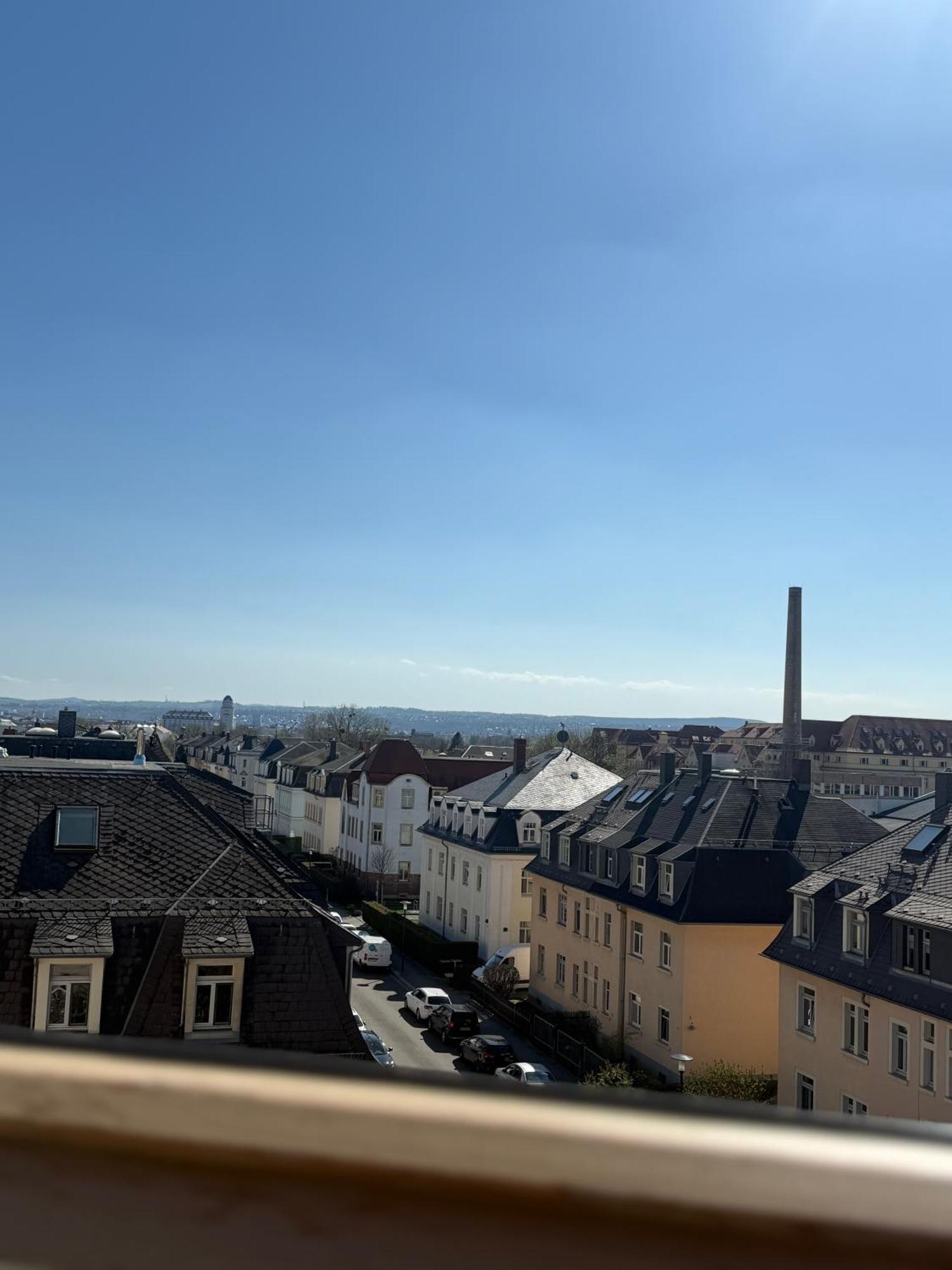 City View Apartment - Breakfast - Netflix - Free Shuttle *