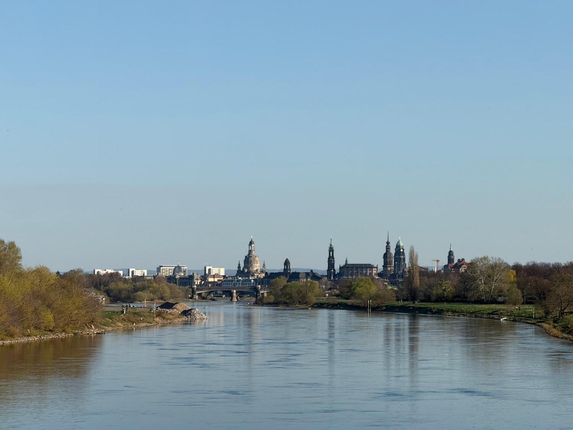 Privatunterkunft City View Apartment - Breakfast - Netflix - Free Shuttle Dresden
