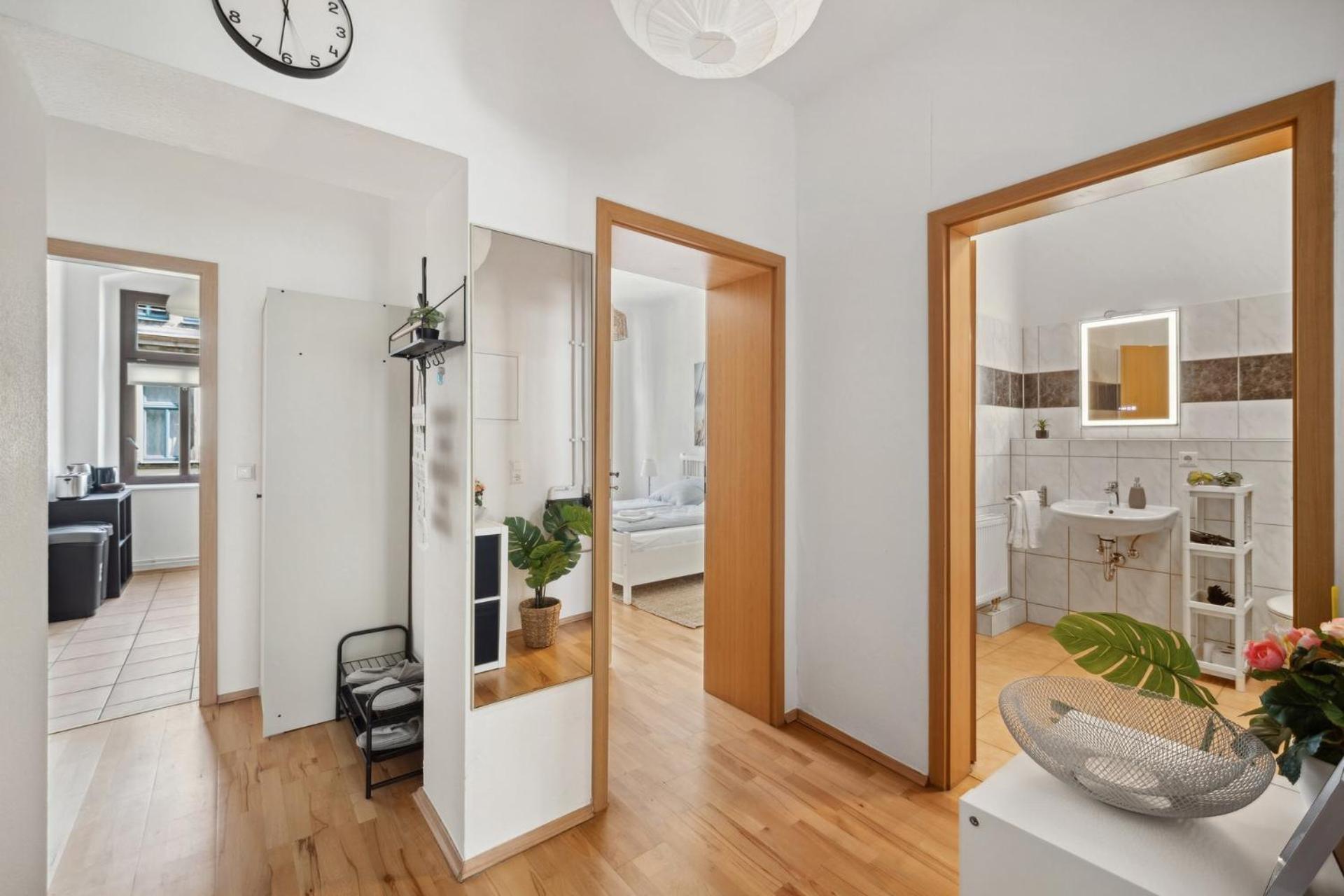 Helle Altbauwohnung 3 & Balkon - Nahe Tu & Zentrum Apartment *