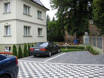 Am Waldschlösschen 2*