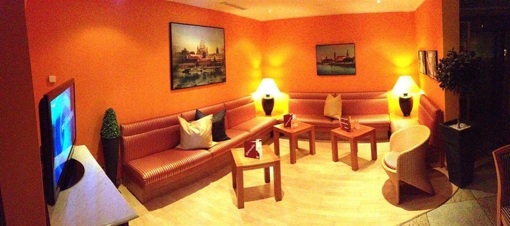 - South, An Ihg Hotel 4*