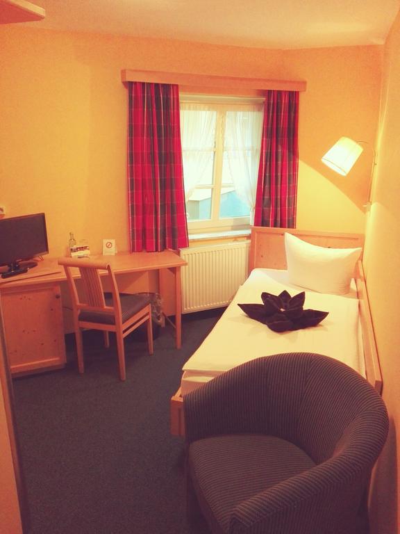 Alttolkewitzer Hof 3*