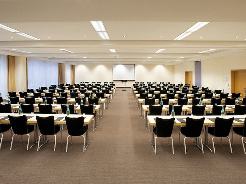 Hotel Nh Neustadt 4*