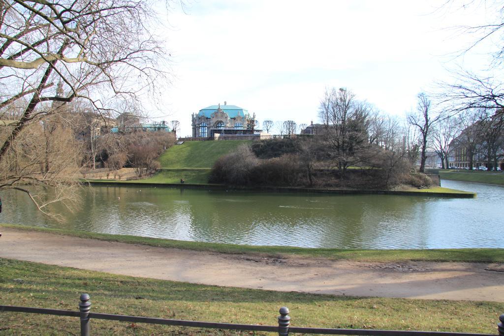 Zwinger Apartment *