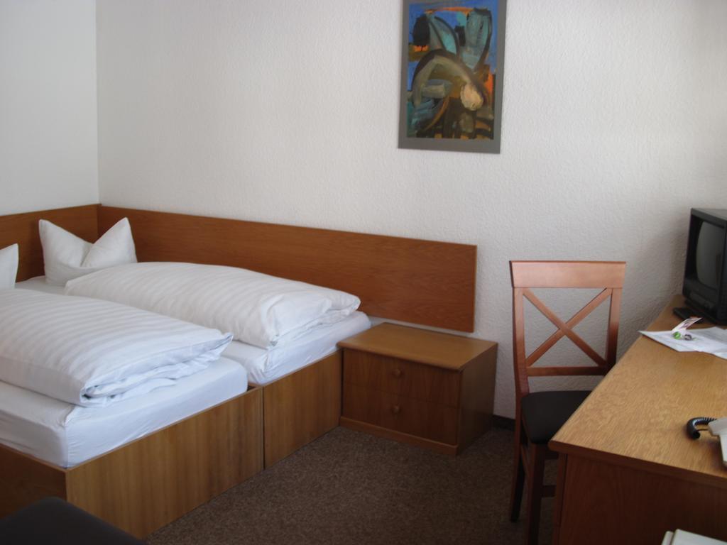 Dresdner Höhe 3*