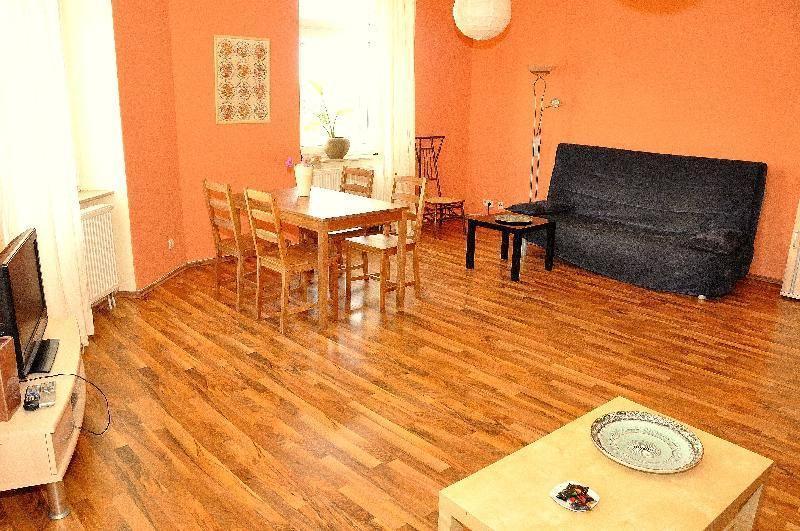 Apartment Schöne 3r Neustadt-l12