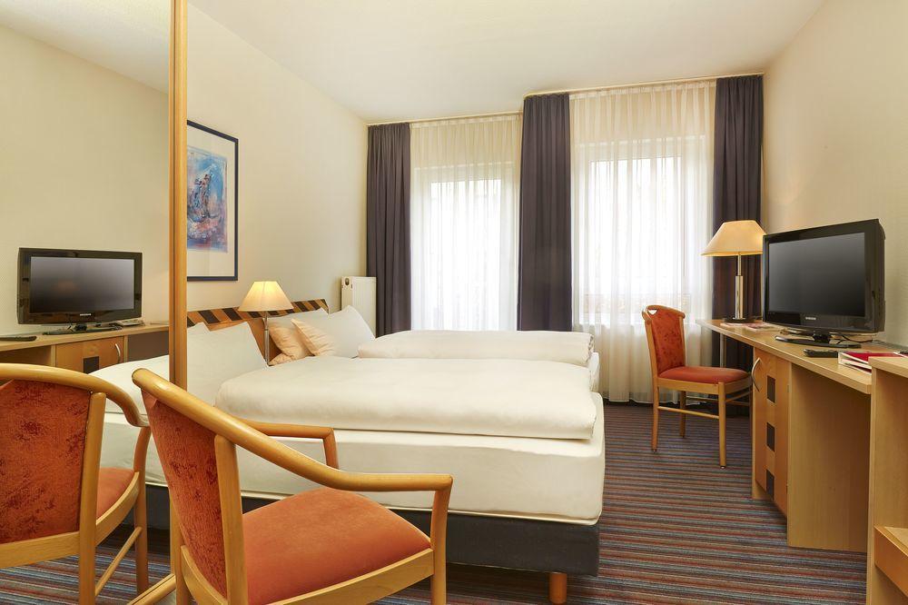 Hotel Achat Elbufer 4*