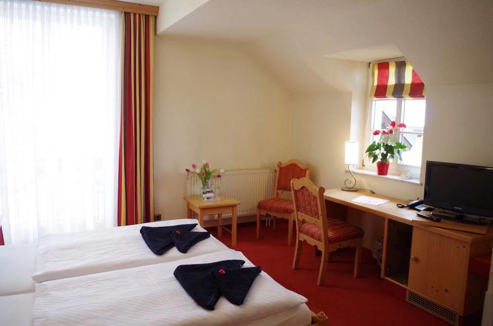 Alttolkewitzer Hof 3*