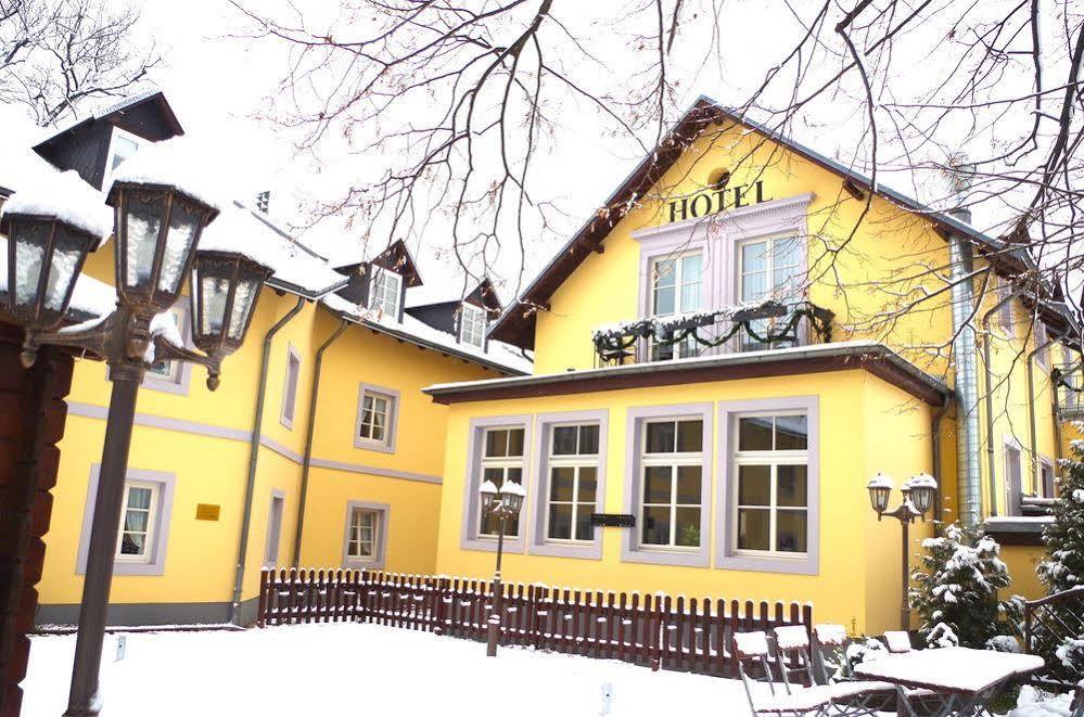 Alttolkewitzer Hof 3*