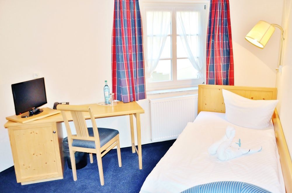 Hotel Alttolkewitzer Hof 3*
