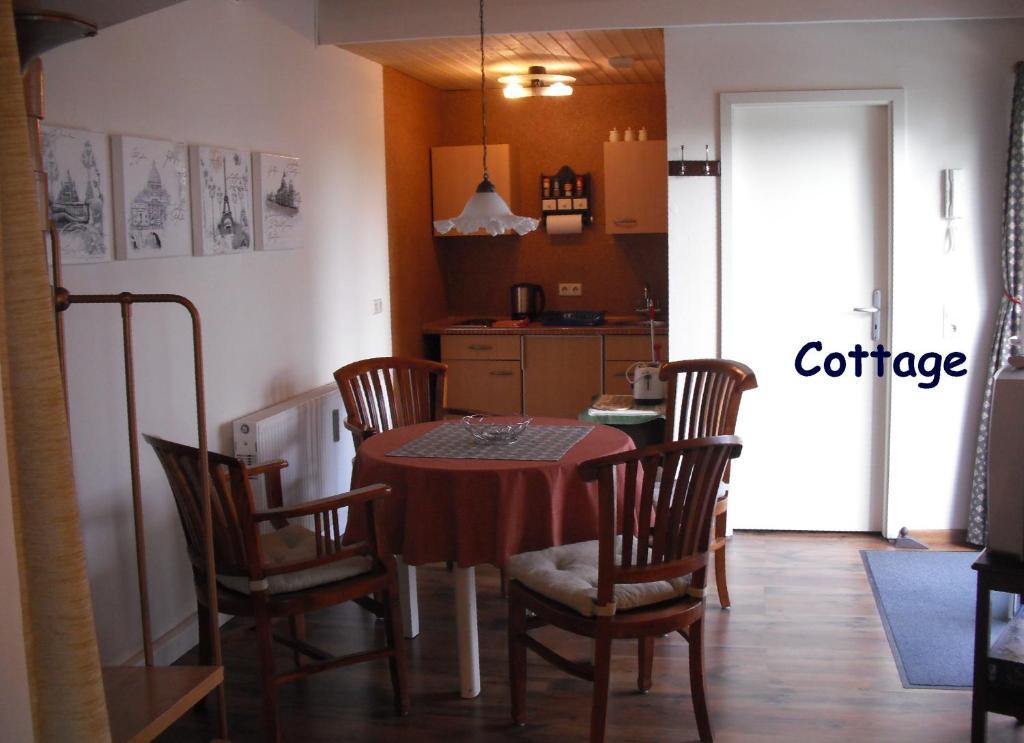 Apartment City-ferienwohnungen-dresden - Zentral Gelegen Im Haus Louisenstrasse 11 - Dresden-neustadt *