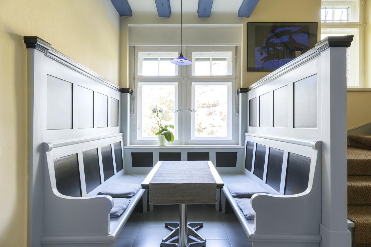 Hotel Gastehaus Einsteinstrasse 3*