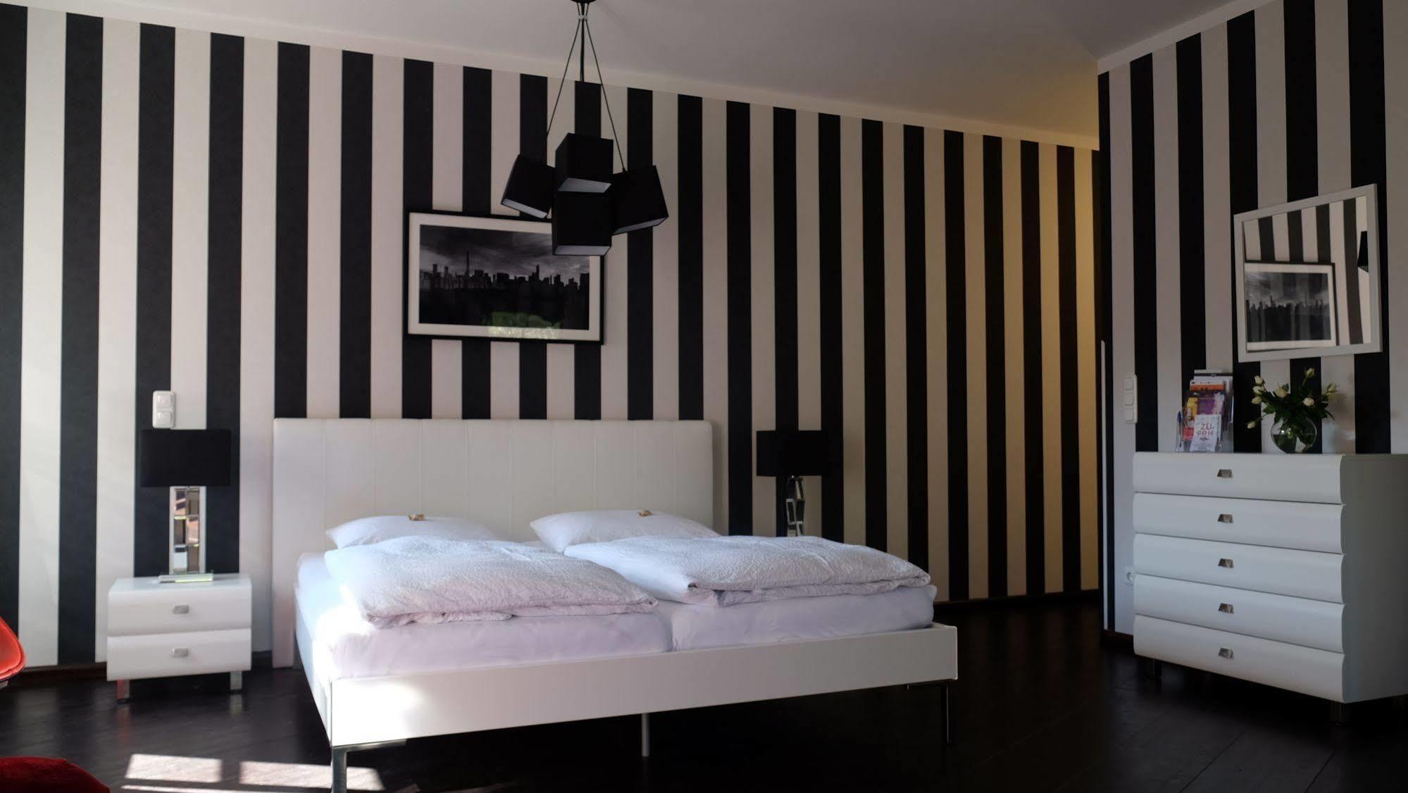 Hotel Backstage 3*