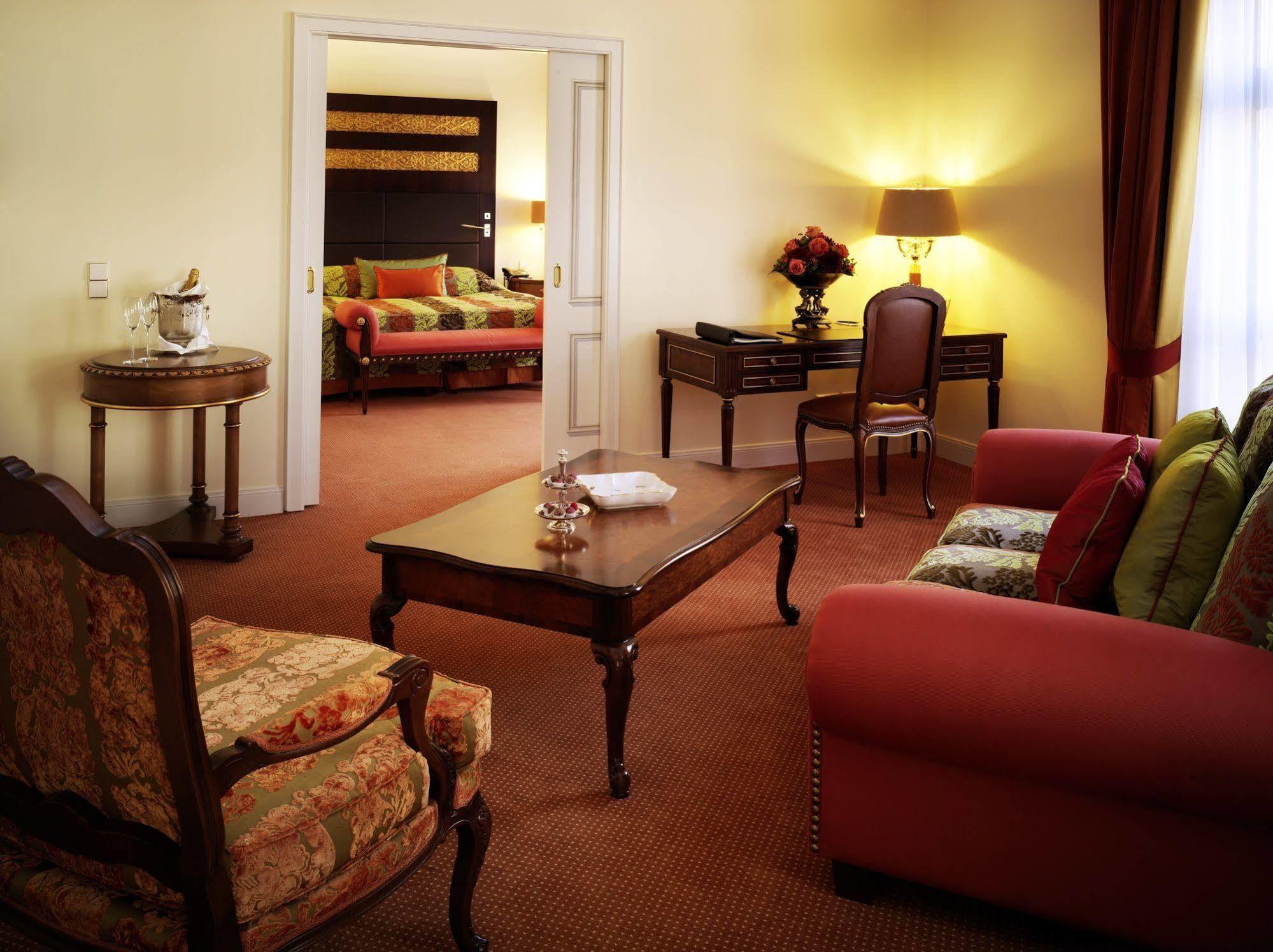 Hotel Bülow Palais 5*