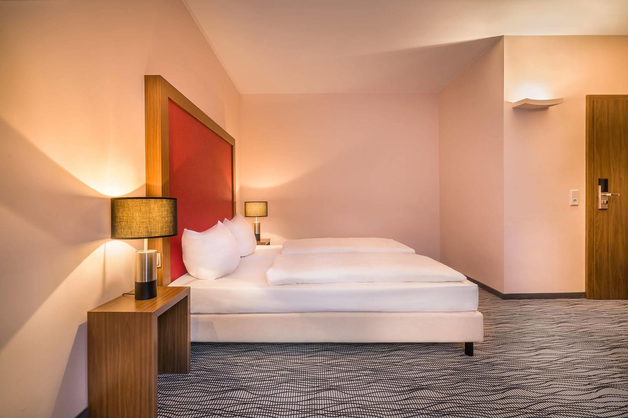 Scope Airport Hotel 3*