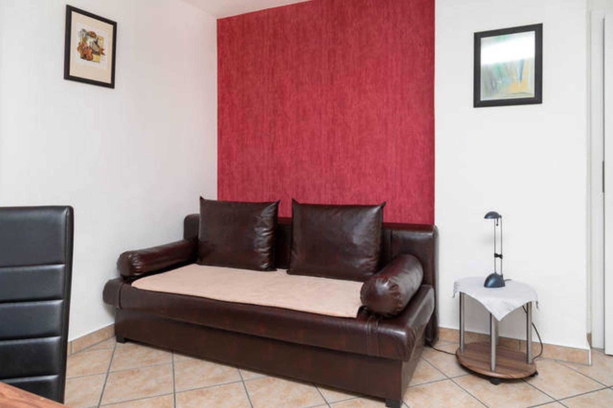 Rehn Hotel
