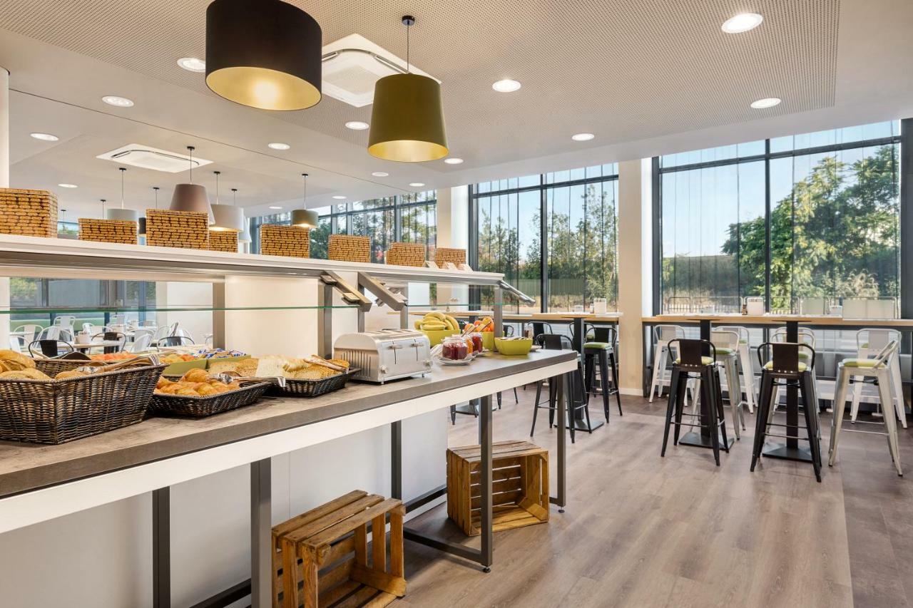 Super 8 By Wyndham Hotel Dresden