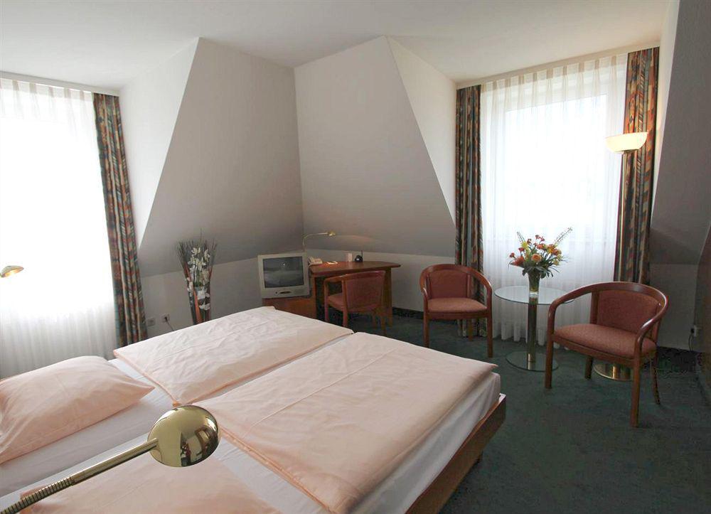 Hotel Dormero Airport 4*