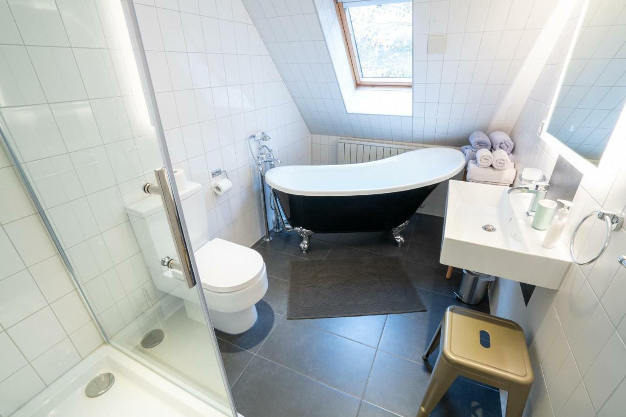 Golding - Flat 2 *