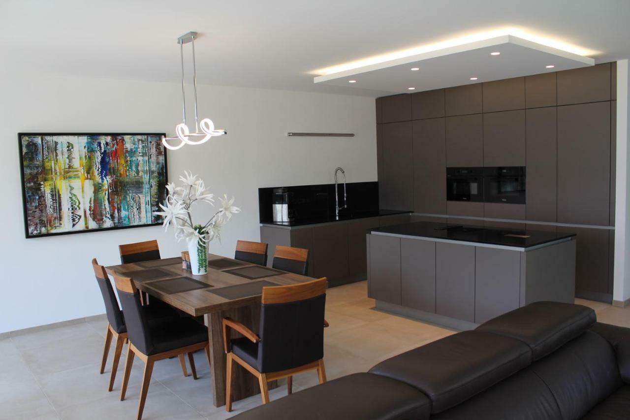 Grosses Im Zentrum Von Dresden, 2 Schlafzimmer, 2 Baeder, Balkon * Dresden