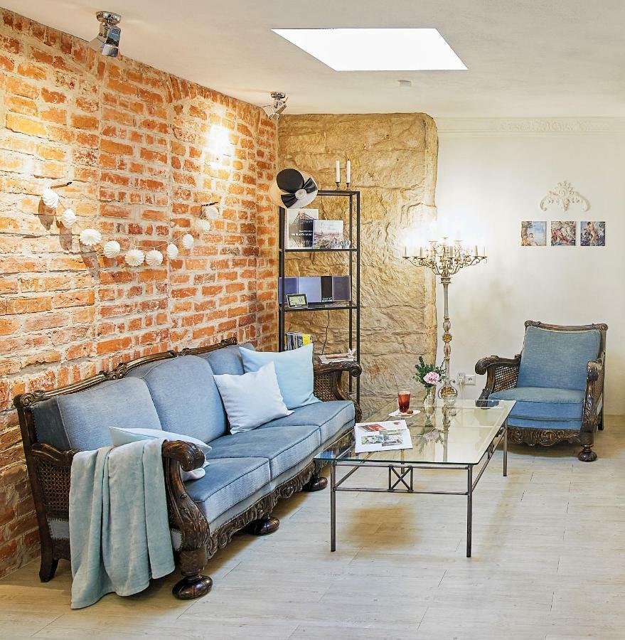 Apartment Strohhutmanufaktur