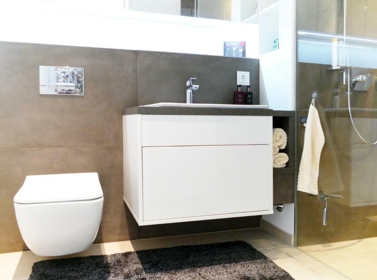 Apartment Grosses Im Zentrum Von Dresden, 2 Schlafzimmer, 2 Baeder, Balkon Dresden