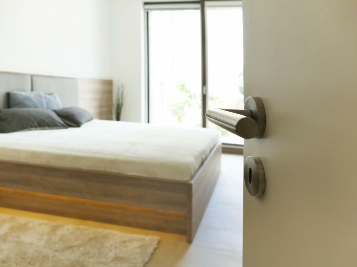 Grosses Im Zentrum Von Dresden, 2 Schlafzimmer, 2 Baeder, Balkon